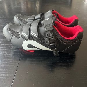 Peloton Cycling Shoes Size Women 11 / Men 9 (Peloton 42)